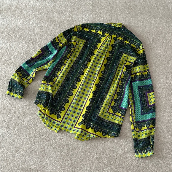 Zara Patterned Button Top size S - Picture 3 of 3